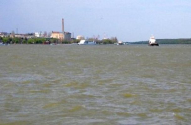 Cod portocaliu de inundaţii pe râurile din 13 judeţe din Muntenia, Moldova şi Dobrogea